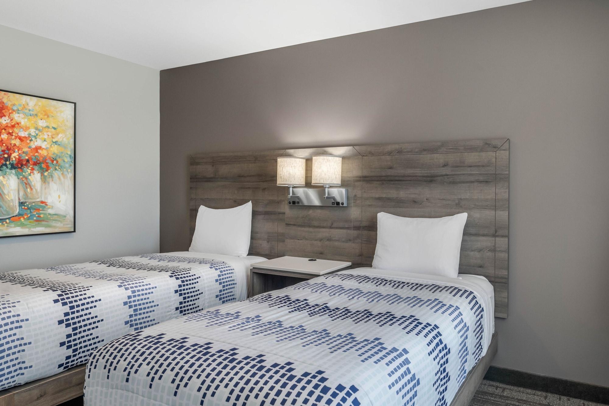 Quality Inn & Suites Amsterdam Fredericton Buitenkant foto