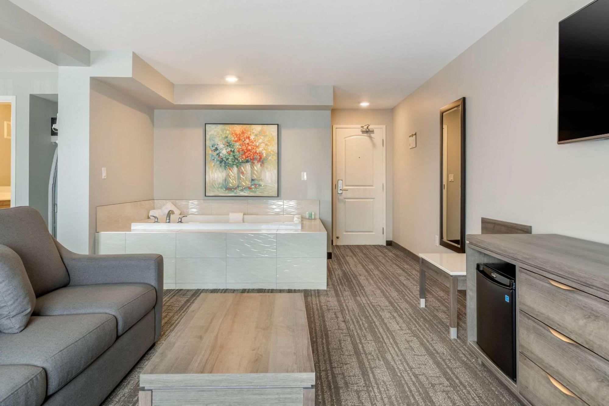 Quality Inn & Suites Amsterdam Fredericton Buitenkant foto