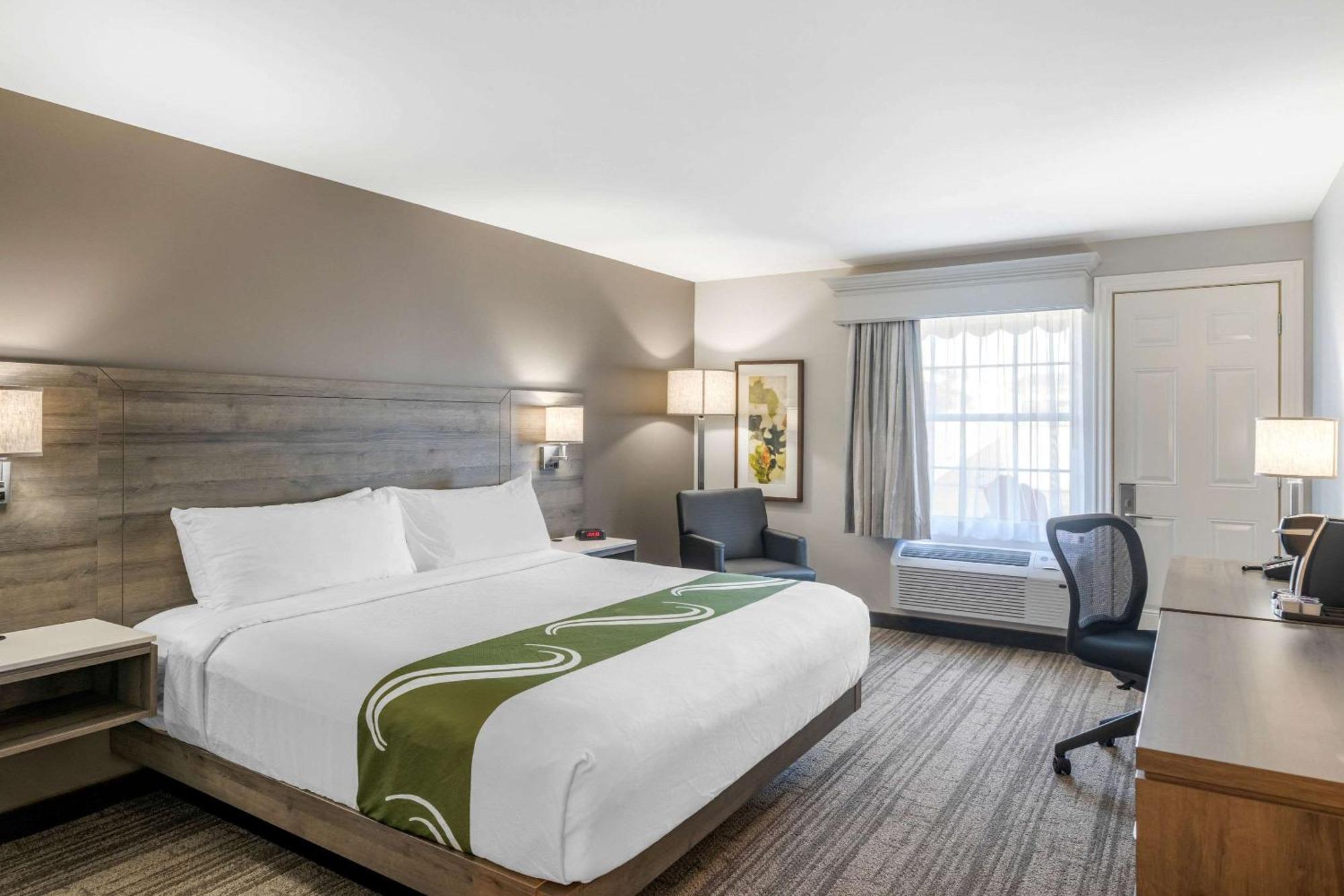 Quality Inn & Suites Amsterdam Fredericton Buitenkant foto