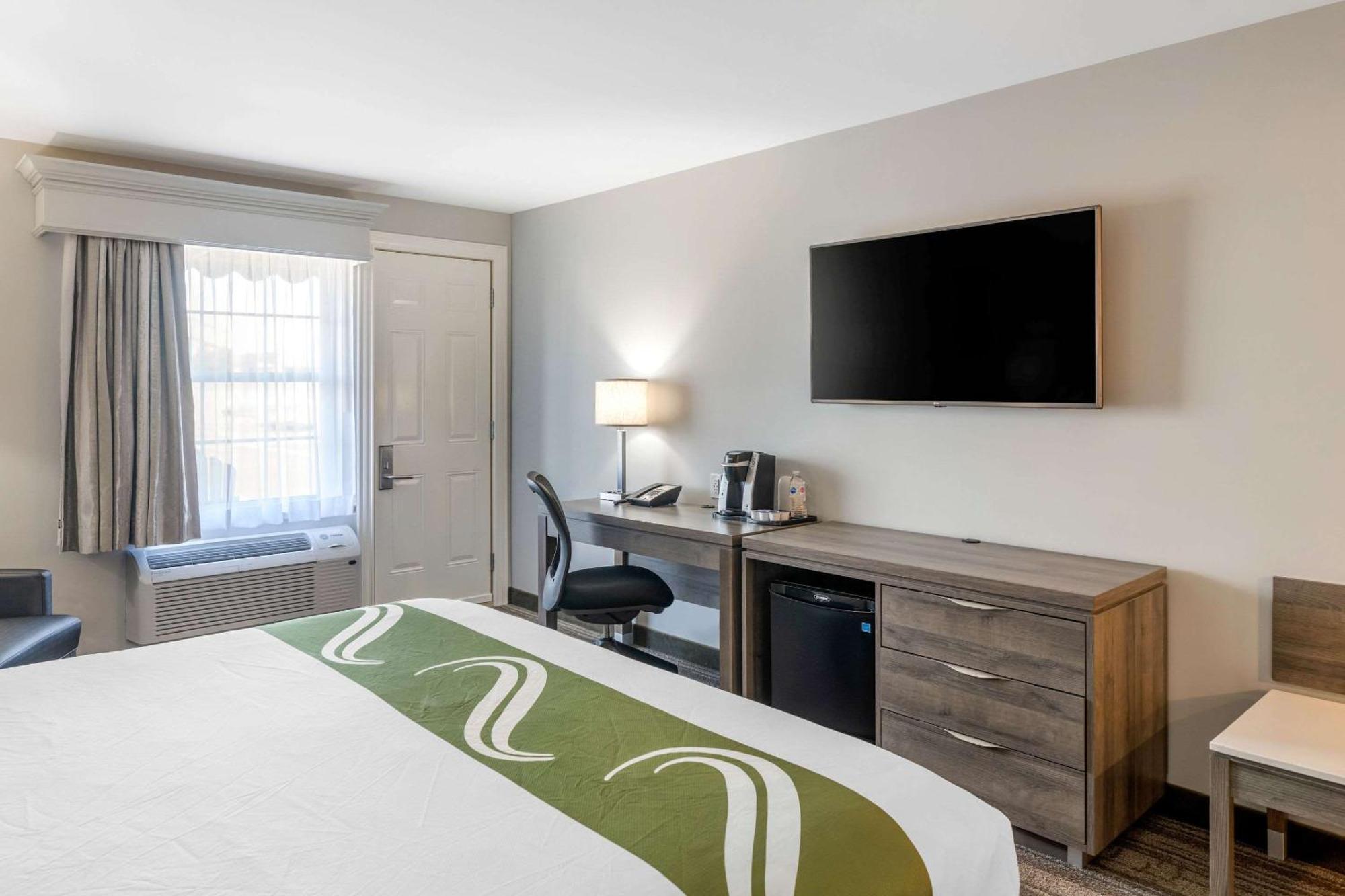 Quality Inn & Suites Amsterdam Fredericton Buitenkant foto