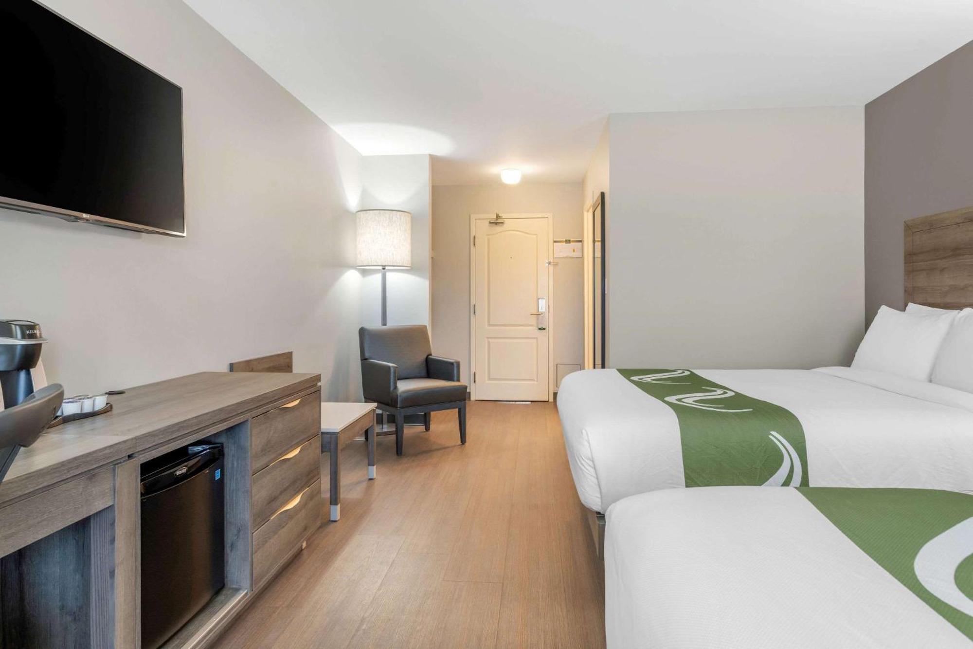 Quality Inn & Suites Amsterdam Fredericton Buitenkant foto