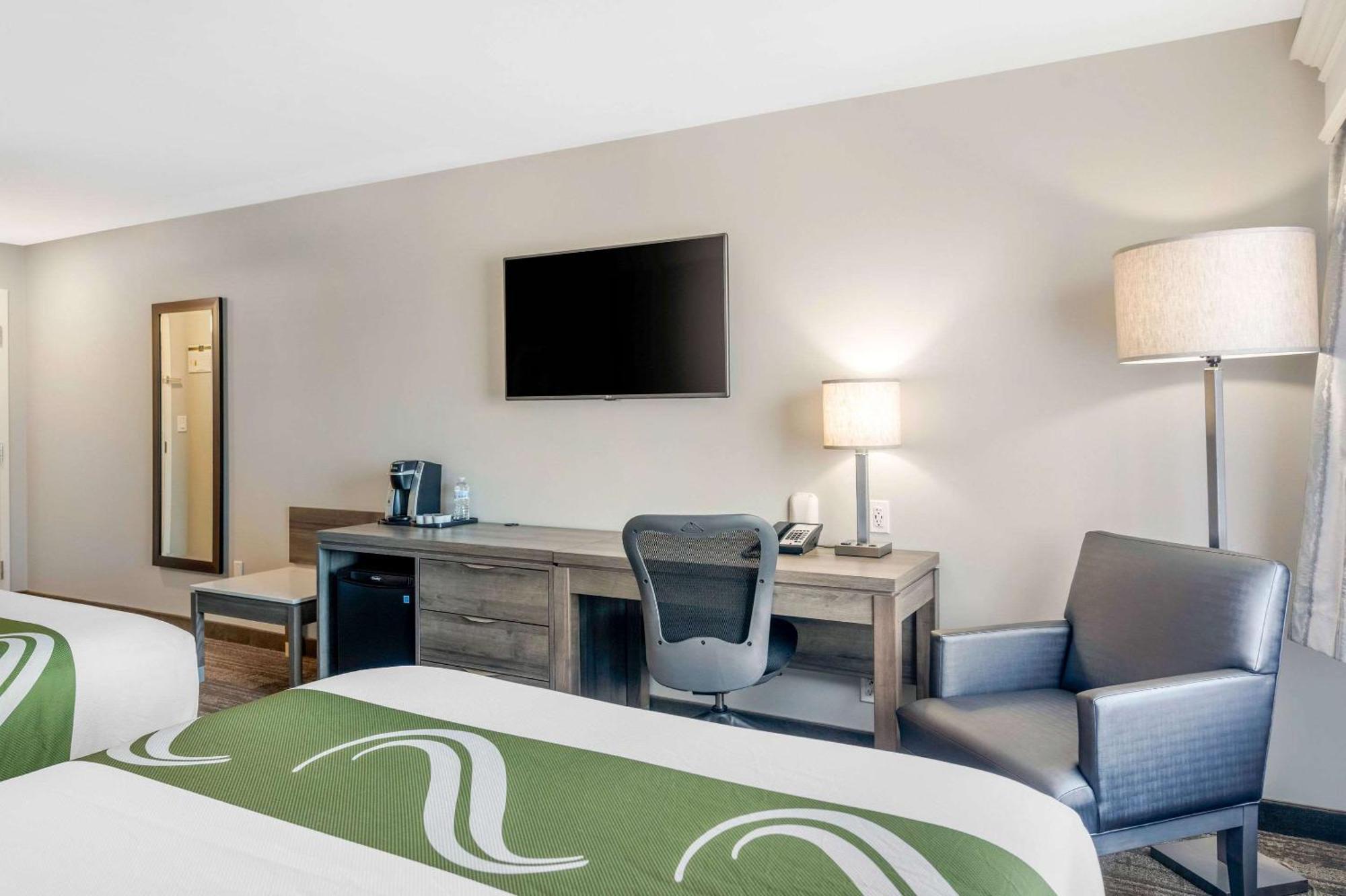 Quality Inn & Suites Amsterdam Fredericton Buitenkant foto